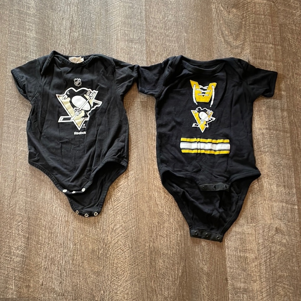 Pittsburgh Penguins Black Onesies (2) 6-9M